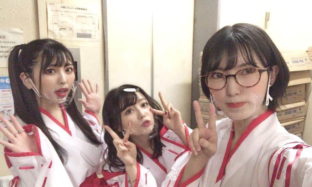 東条蒼のインスタグラム：「＊ ・ ・ メレンゲライブ来てくださってありがとうございました😊 ・ ・ ほぼスクワットの記憶しかありませんが、今回も楽しい楽しいライブになったのではないでしょうか✨✨ ・ 3人バージョンのマシュマロファイトはいかがでしたか？ ・ ・ 次回は2月22日を予定しております！！ ・ 多分4人でします！ ・ みさんも体調に気をつけて、またライブにご参加ください☺️ ・ ・ 来てくださった方、配信見てくださった方、ありがとうございました🙇‍♂️ ・ みんなが健康になりますように。 おまじないかけます。 ・ ・ ヘルシーーーーーー🥦💫 ・ ・ ・ ・  ・ #ファンディング #ラポルノファンディング ・ #撮影会#東条蒼 #クルーズグループ #セクシー女優 #av女優 #メガネ女子 #黒髪 #ショートヘア #あおたん　#teamメレンゲ #followｍe #following #japan #girl #photooftheday #tagsforlikes #instalike  #台湾 #香港 #粉我 #拍照 #照片 #人像攝影」