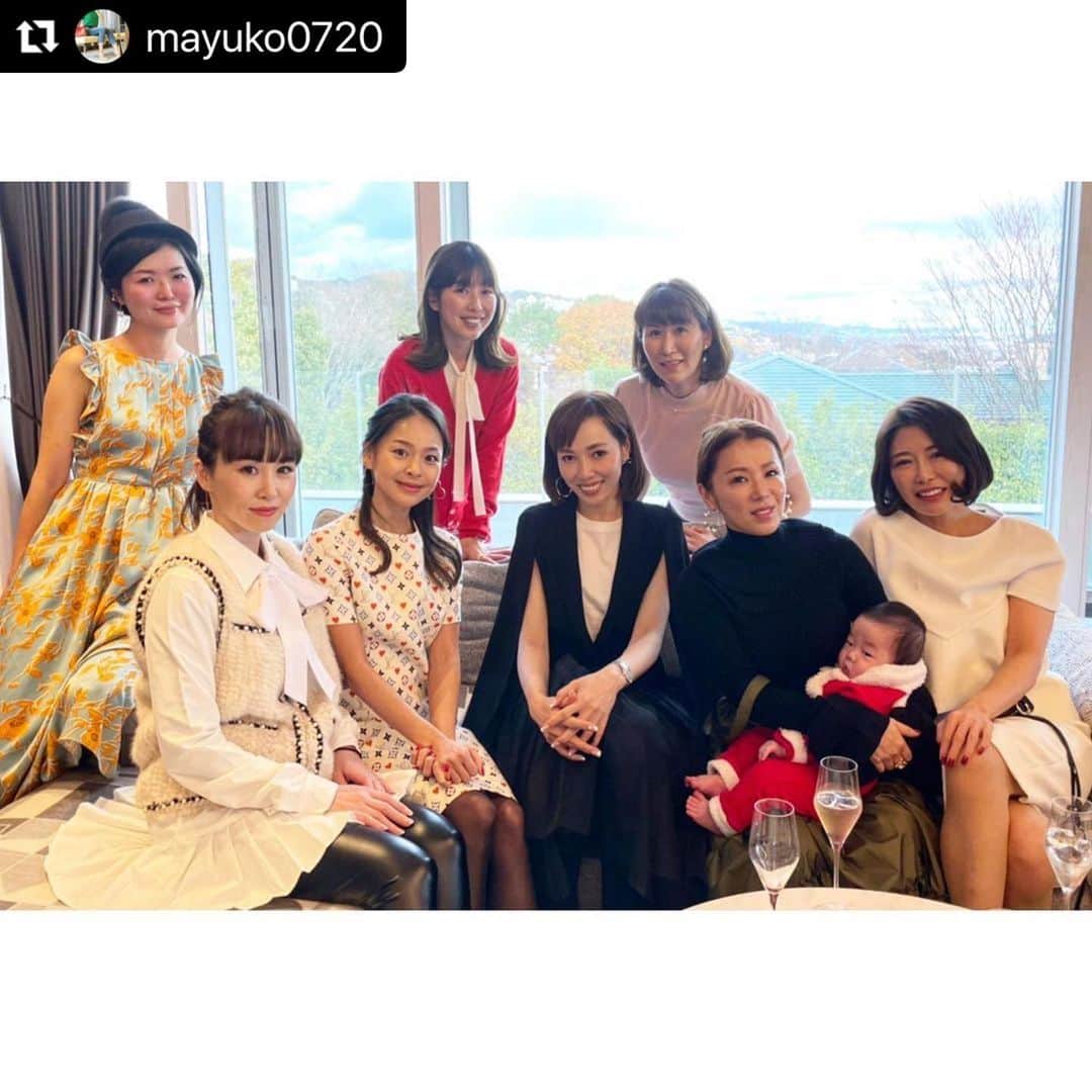 misoNosukeさんのインスタグラム写真 - (misoNosukeInstagram)「. . 素晴らしい食事＆素敵なご家族に 囲まれて癒されました♡  ↓  #Repost @mayuko0720 with @make_repost  Christmas🎄 大好きな皆んなと一度に会えちゃう素敵な時間‼︎  こんなに楽しい時間を安心して過ごせたのは いつもに増して更に多くの細やかな対策や 沢山のおもてなしがあったからこそだと思う。  misonoちゃんの歌声も圧巻でした。 千晶ちゃんありがとう♡   @vivichan1325」2月2日 10時54分 - misono_koda_official