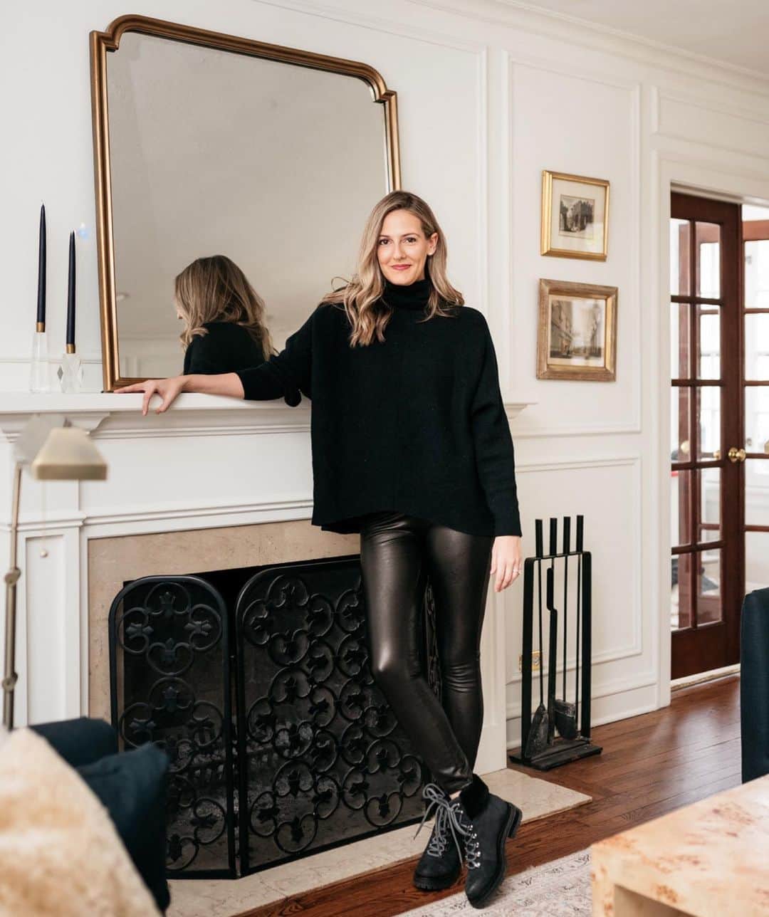 Anna Jane Wisniewskiのインスタグラム：「I’ve noticed a trend: the Instagram feed has become a place for long and deep captions—like a microblogging site. And while I love that, because I occasionally have something thought-provoking to say, sometimes I just want to say, “all black everything” like today, and leave it at that.   Which do you prefer? Visual inspiration or a deeper message? (I hope to do both, honestly, but know it won’t always happen.)  http://liketk.it/37o9B #liketkit @liketoknow.it 📸 @ironandhoney」