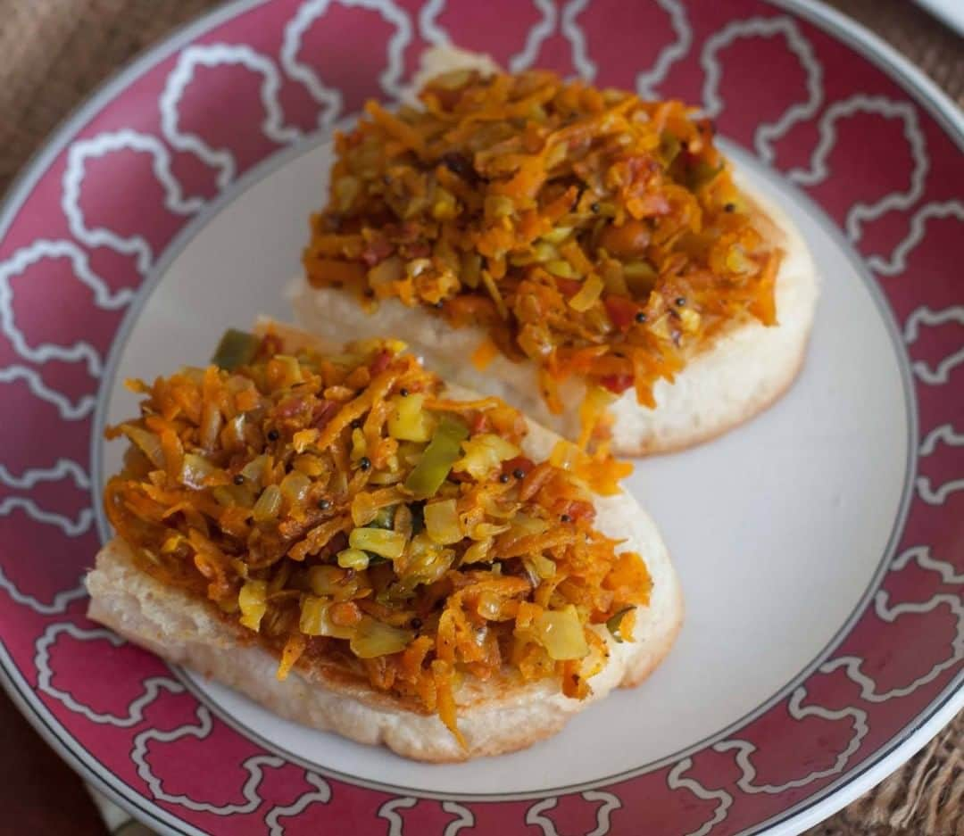 Archana's Kitchenさんのインスタグラム写真 - (Archana's KitchenInstagram)「You must try this lip smacking toast bread topped with sauteed vegetable carrot and cabbage that makes the perfect snack for kids or even a quick & healthy breakfast.  Get the recipe from the smart.bio link in my profile @archanaskitchen . . . . . #recipes #easyrecipes #breakfast #Indianbreakfast #archanaskitchen #healthyeating #highprotein #breakfastclub #dosa #dosarecipes #dosabatter #ragi #ragidosa #mysoremasaladosa #homemadefood #eatfit #cooking #food #healthyrecipes #foodphotography #recipeoftheday #comfortfood #deliciousfood #delicious #instayum」2月2日 11時30分 - archanaskitchen