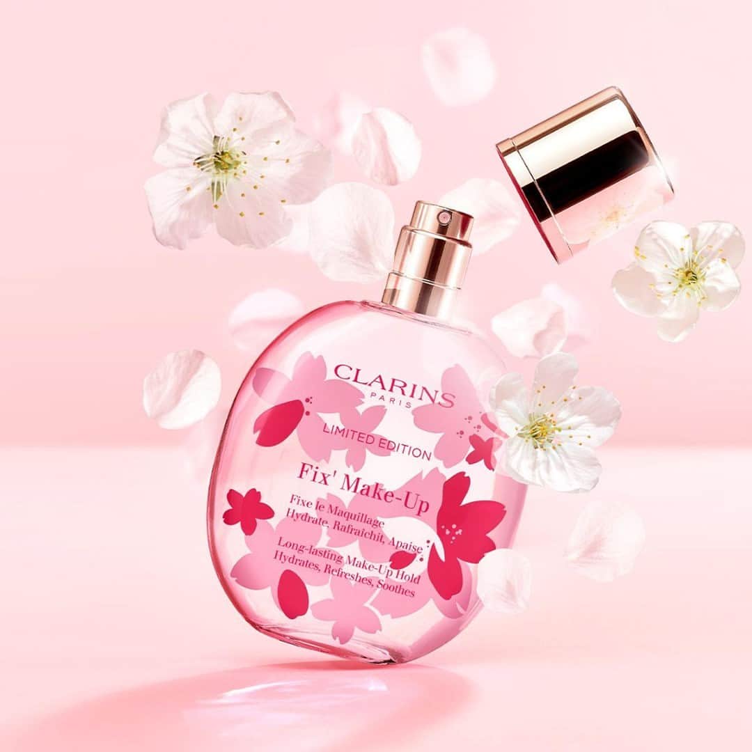Clarins Canadaのインスタグラム：「Give yourself a little love with our Limited Edition Sakura Fix' Make-Up! Formulated with hydrating aloe vera and our Anti-Pollution Complex, the delicate scent of cherry blossoms adds a relaxing touch to our make-up setting spray. It's the Clarins way to care for your skin while making your make-up last longer!🌸⁣ __________⁣ Offrez-vous un peu d'amour avec notre Fix' Make-Up Sakura en Édition Limitée ! Formulé à base d'aloe vera, au pouvoir hydratant, et avec notre Complexe Anti-Pollution, le parfum délicat des fleurs de cerisier apporte douceur à notre brume fixatrice de maquillage. Clarins aime prendre soin de votre peau... et de votre maquillage !🌸⁣ .⁣ .⁣ .⁣ #Clarins #Sakura #LimitedEdition #FixMakeup #LoveAtFirstBloom」