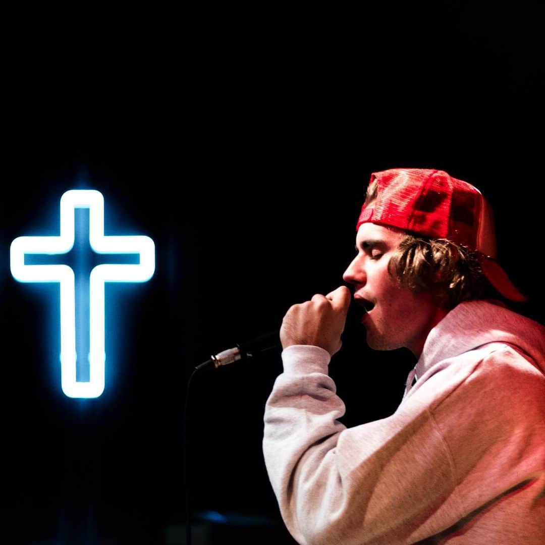 ジャスティン・ビーバーのインスタグラム：「Dont think that ill be a saint...   📷: @rorykramer」