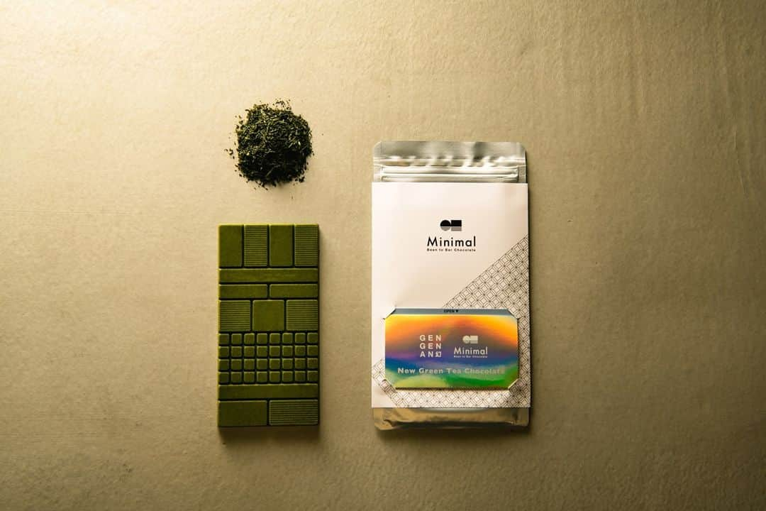 GINZA SONY PARK PROJECTさんのインスタグラム写真 - (GINZA SONY PARK PROJECTInstagram)「Minimalとコラボレーションした「NEW GREEN TEA CHOCOLATE」が本日2/2(火)よりGEN GEN AN 幻で販売されます。⁠ ⁠ 食べる“緑茶”をテーマに、緑茶のもつ苦味・旨味・甘味、余韻の青みをチョコレートに閉じ込めるため、Minimalと約2年をかけて開発したもの。⁠ ⁠ オンラインストアでもご購入いただけます。⁠ https://gengenanginza.stores.jp/⁠ ⁠ 『GEN GEN AN 幻』⁠ 営業時間：12:00 - 19:00 ※2/7(日)まで⁠短縮営業⁠ フロア：B1 /地下1階⁠ 定休日： 月曜日 (月曜祝日の場合は火曜日)⁠ ⁠ #gengenan #日本茶 #お茶 #緑茶 #チョコレート #ginzasonypark #銀座ソニーパーク #銀座 #ginza @gen2an」2月2日 12時01分 - ginzasonypark