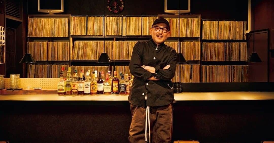 ブルータスさんのインスタグラム写真 - (ブルータスInstagram)「【音楽と酒★発売中】 「日本全国リスニングバー＆カフェリスト」では、最高の音楽を奏でる23軒にフィーチャー。それぞれの店主に、とっておきのレコード5枚とその理由を教えてもらいました。 いつか行きたいお店が見つかります。  #BRUTUS #音楽と酒 #リスニングバー」2月2日 12時00分 - brutusmag