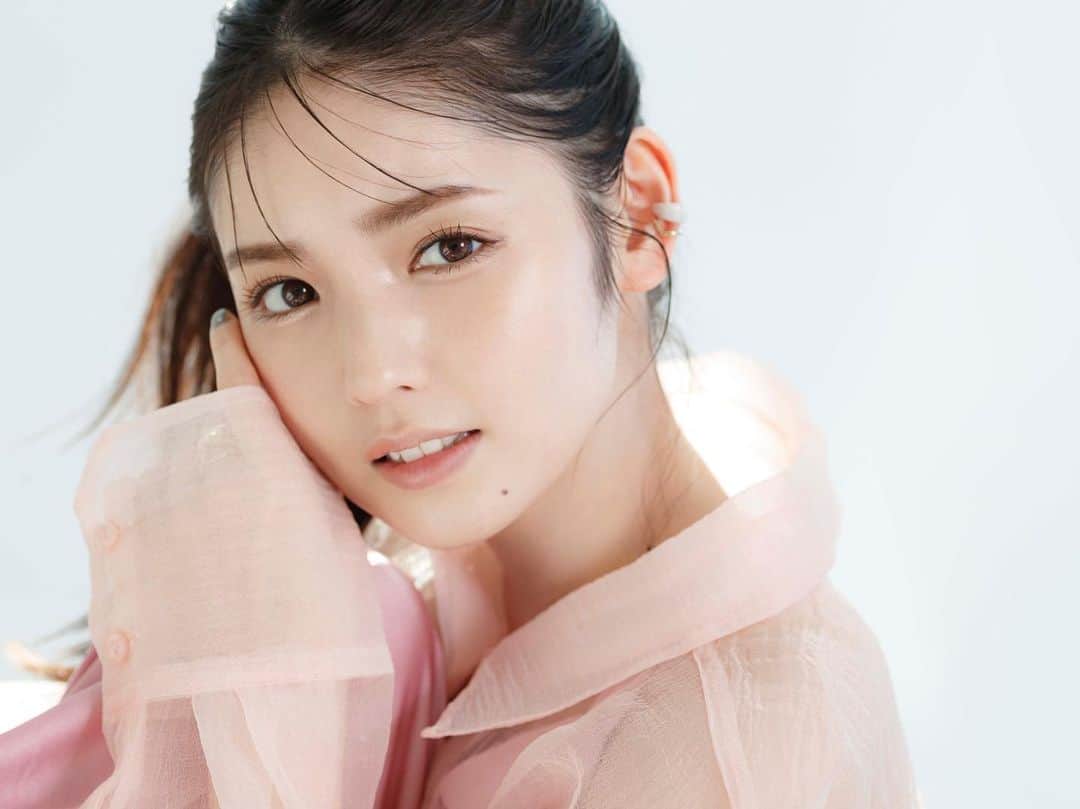 寺田茉布のインスタグラム：「MORE3月号 @sayumimichishige0713 @george828 @yr0819」