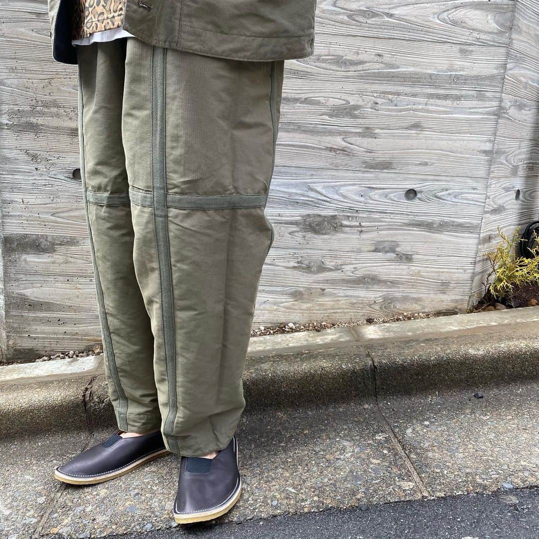 FREAK'S STORE渋谷さんのインスタグラム写真 - (FREAK'S STORE渋谷Instagram)「.  2021SS New arrival  @tss_tokyo   REVERSIBLE ST C JACKET Color：OLIVE Size：3,4 Price：¥58,000+tax  REVERSIBLE ST EASY PANTS Color：OLIVE Size: 2,3 Price：¥43,000+tax  Model: @_yusukematsuura   ※価格が変動することもございますので、 予めご了承ください。  ※店舗通販は、お電話で承っております。 ぜひご利用くださいませ。  ※遠方の方、ご来店が難しいお客様にもお買い物を楽しんでいただけるよう、リモートショッピングも承っております。 詳しくは当店までお問い合わせくださいませ。  #freaksstore  #freaksstore21ss  #freaksstore_shibuya  #tsstokyo」2月2日 12時18分 - freaksstore_shibuya
