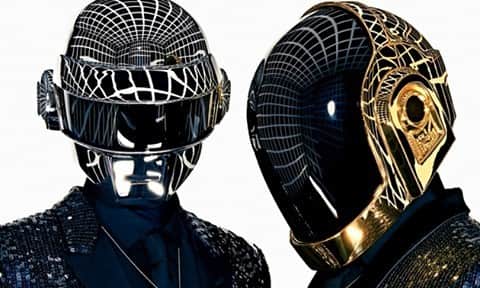 Block.fmのインスタグラム：「Daft Punk、2007年のLollapalooza出演時ライブ動画が公開！以前、別のライブ動画を公開したファンが新たなライブ動画をYouTubeで公開した。⁠ ⁠ link in bioからチェック！」
