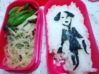瑛蓮のインスタグラム：「全身バージョンにも、 チャレンジしたことがあります。 こちらも、のり弁中華味です。  #妹 #お弁当 #のり弁」