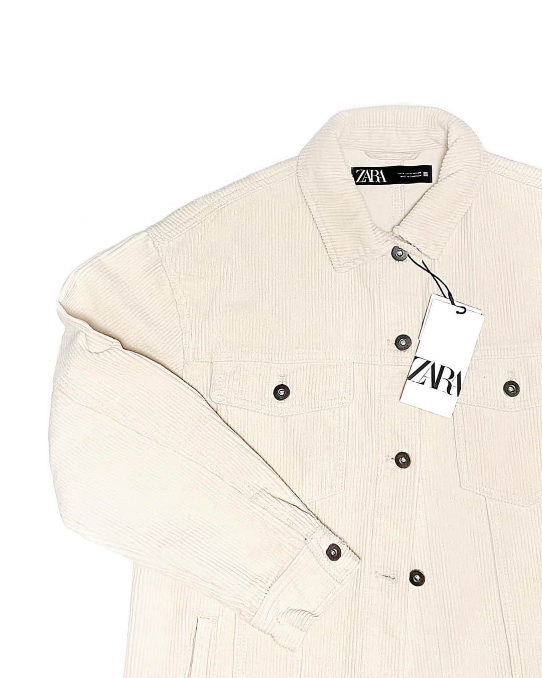 lve_xxxxのインスタグラム：「.﻿ .﻿ 𝐙 𝐀 𝐑 𝐀﻿ @zara ﻿ ﻿ SALEで安なってたから﻿ ｻｲｽﾞ感とか分からんけど買ってみた﻿ ﻿ 結果、買ってよかった🥺♡ 丈感も合わせやすい感じで着やすそう✌️﻿ ﻿ ￥6,990 - → ￥1,990 -﻿ この価格は買いでしょ！👏😂笑﻿ ﻿ 詳細2.3枚目ご参照ください☺︎﻿ ﻿ ﻿ ﻿ ﻿ #ZARA #ZARA購入﻿ #コーデュロイジャケット ﻿」
