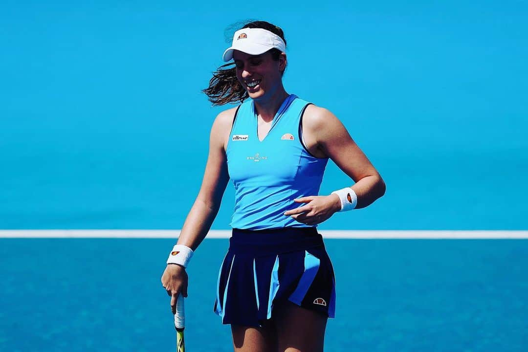 ジョアンナ・コンタさんのインスタグラム写真 - (ジョアンナ・コンタInstagram)「Back on court smiles 😁😁」2月2日 13時23分 - johannakonta