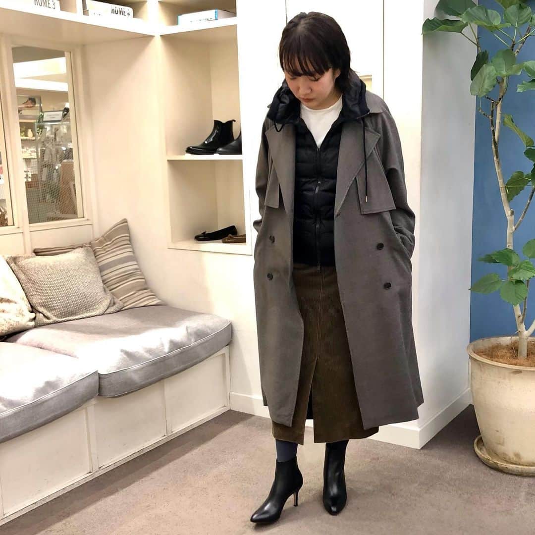 デミルクス ビームス 新宿のインスタグラム：「. ℝ𝕒𝕚𝕟𝕪 𝕕𝕒𝕪🌂  寒暖差の激しい日はレイヤード対応で乗り切りましょう🌧   #demiluxebeams  #BEAMS #21ss #moncler #pellico」