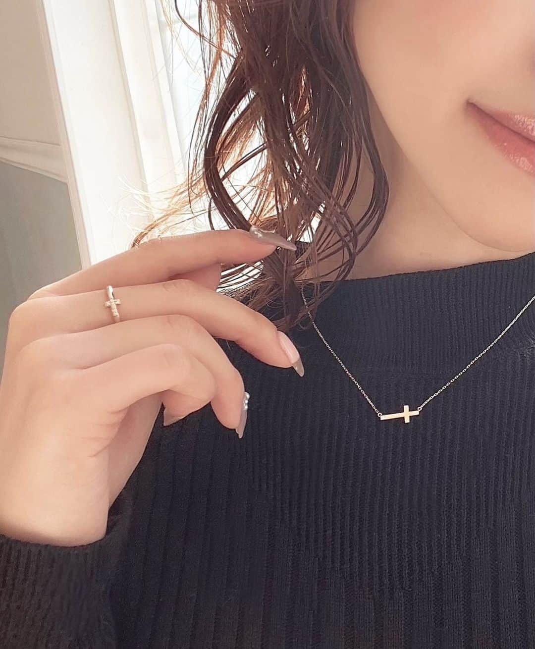 木田絵里香のインスタグラム：「. produce accessory💍 受注開始まであと2日💞💞 当日インスタライブも行うのでストーリーにて質問募集します😽✊🏼 . #10k#accessory#ring#necklace#gold#アクセ#リング#ネックレス」
