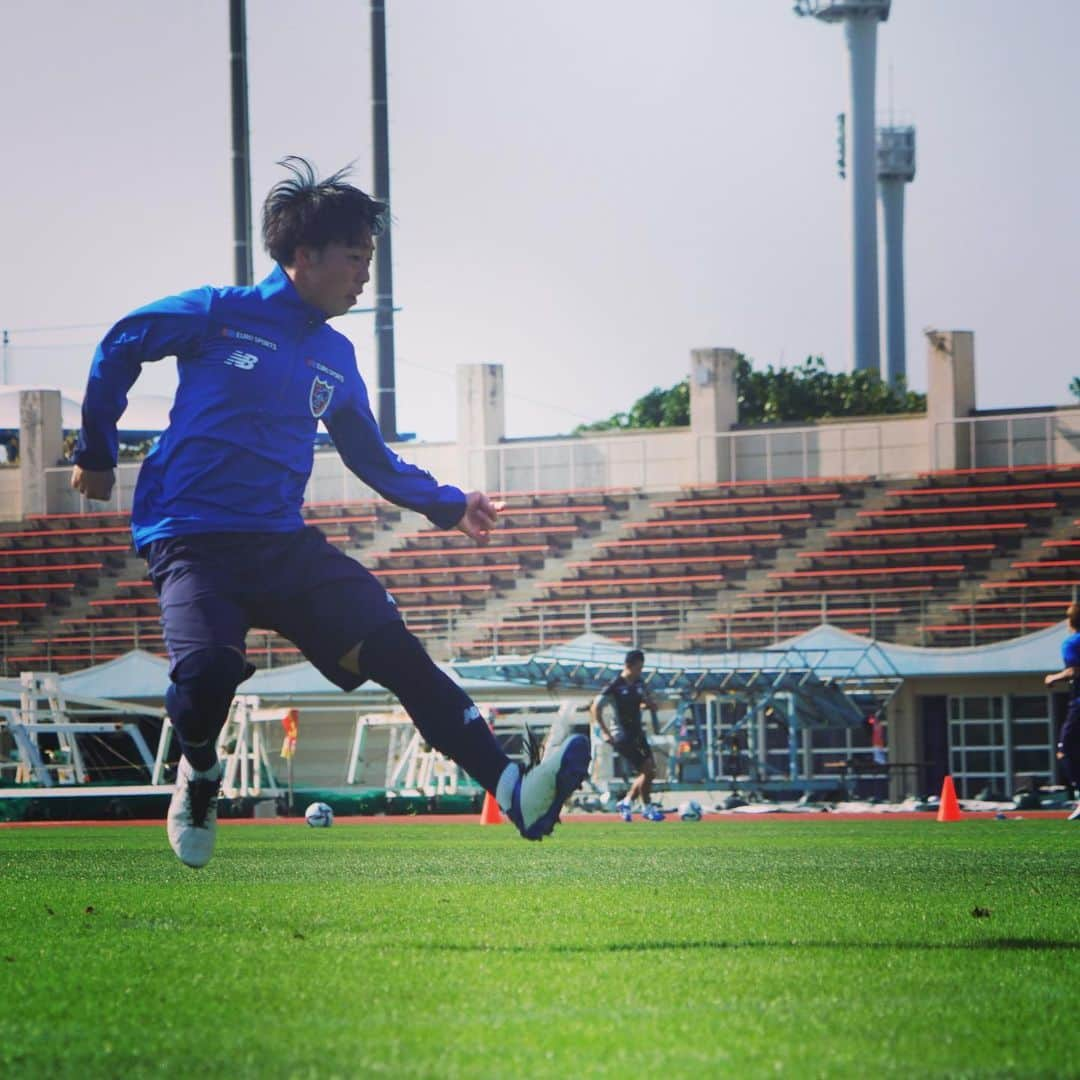 FC東京オフィシャルグッズさんのインスタグラム写真 - (FC東京オフィシャルグッズInstagram)「🔵🔴 #2021沖縄camp   7日目!!!!!✊✊✊🔵🔴 まだまだここから上げていきましょう!!!!!🙌🔵🔴  #青木拓矢 #東慶悟 #レアンドロ #森重真人 #岡崎慎 #渡邊凌磨 #ディエゴオリヴェイラ #アルトゥールシルバ #アダイウトン #紺野和也 #FC東京 #fctokyo #沖縄 #okinawa #キャンプ #camp #tokyo」2月2日 13時57分 - fctokyoofficial