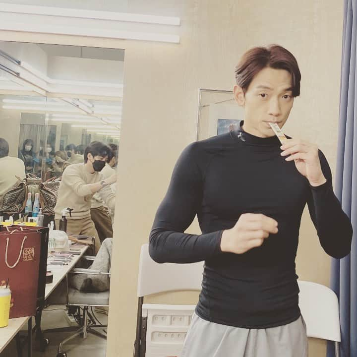 RAIN（ピ）さんのインスタグラム写真 - (RAIN（ピ）Instagram)「#광고#초월홍삼#운동하기전에때려#열일」2月2日 14時22分 - rain_oppa