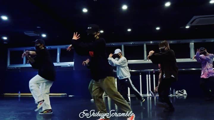 Show-heyのインスタグラム：「| ——— 🎙 @aloeblacc  🎶 Brooklyn in the Summer  📍 @endancestudio scramble ———  3年前位に作った振りを再びレッスンで！ リバイバル的な！ やっぱ時間が経つと踊りのニュアンスも変わってて楽しい！ また昔の振り何かやります！」
