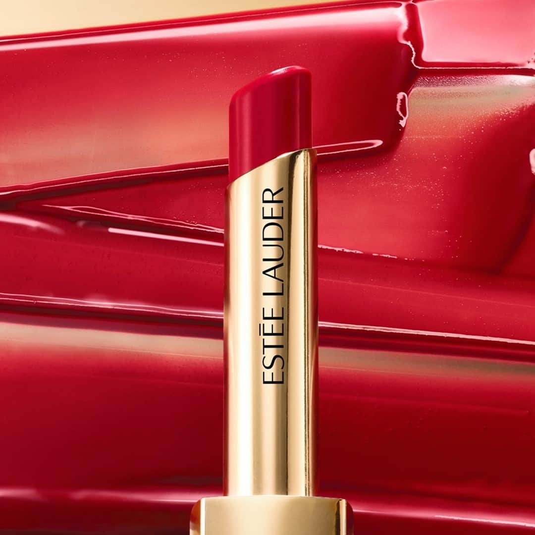 エスティローダーのインスタグラム：「Swipe on juicy, glowing color with NEW #PureColor Illuminating Shine #Lipstick. 💄Vivid shades💖 Gorgeous shine ✨. Pillow-y soft comfort. Tap to shop now. #CaptivateTheWorld  Shade: Unpredictable 914」
