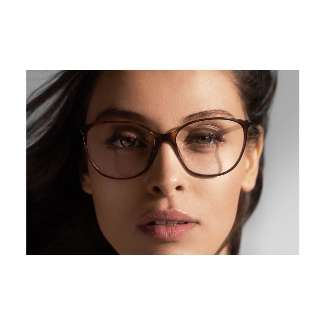 シルエットのインスタグラム：「There are at least two sides to every nature. Embrace your own diversity and show the world all the shades of your personality. SPX Illusion frames allow you to express every beautiful facet of who you are. Featuring: SPX Illusion 1601 ⁠ .⁠ .⁠ .⁠ #silhouetteeyewear #tryitwearitloveit #eyeweardesign #luxuryeyewear #fashioneyewear #opticalframes」