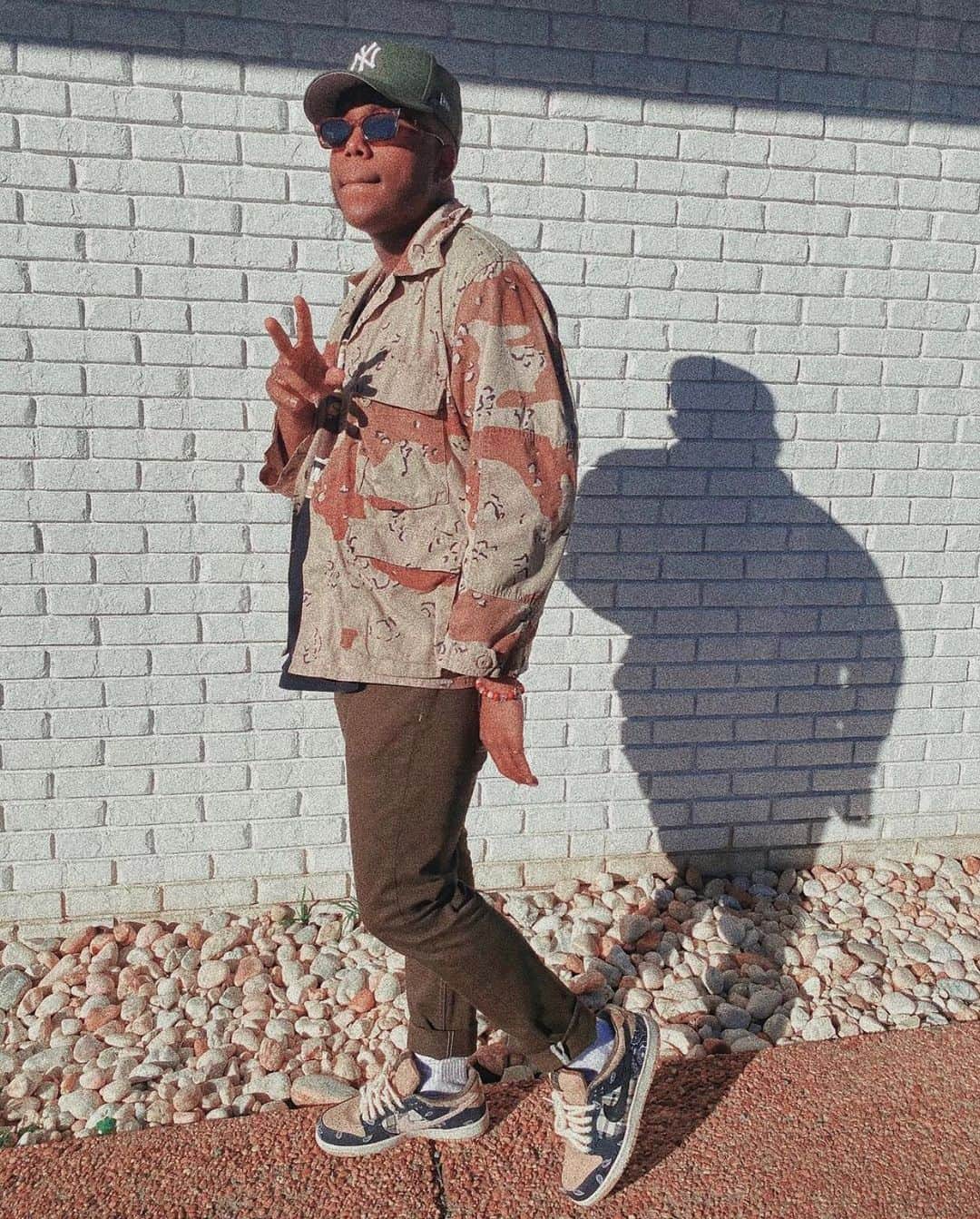ニューエラ・キャップのインスタグラム：「Feeling good on a Tuesday.  📸: @nxgeluno  . Tag @neweracap and use #neweracap for a chance to be featured on our page!」