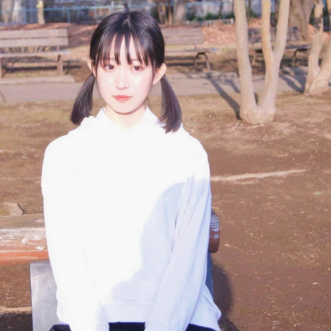齋れいなのインスタグラム：「#ツインテールの日  寒さがましになったので久しぶりに外撮影☻ まだ19歳、もう19歳。。。  #ポートレート#被写体#モデル#ポトレモデル#カメラのある生活#女子大生#女の子#撮影#ポトレ撮影#白パーカー#女孩#偶像#肖像#ビジョビ」
