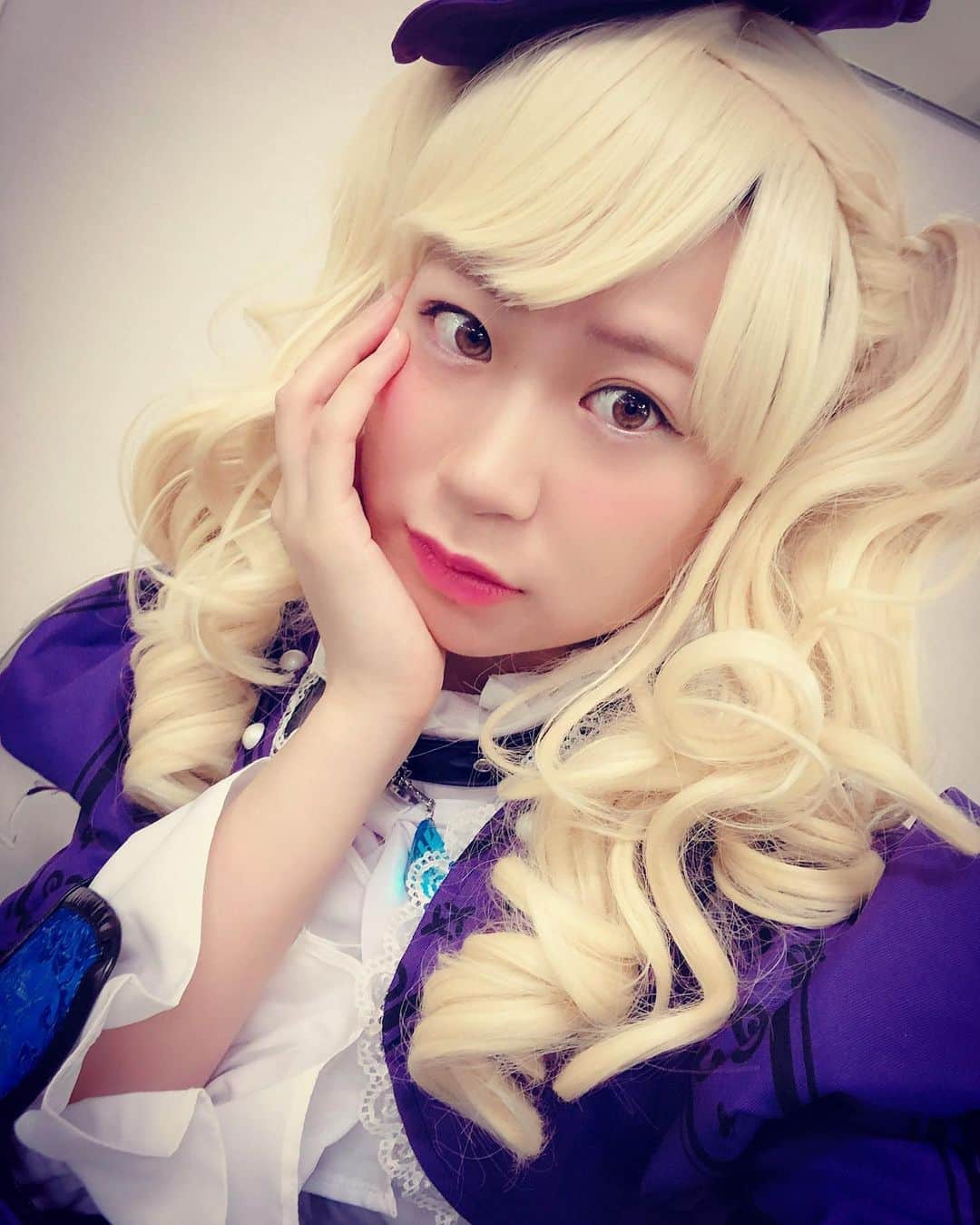 小島夕佳のインスタグラム：「髪の毛短いとツインテール出来ないからウィッグかぶったときの写真で許して☺︎  ところでみんなはツインテール好きですか？  #ツインテール #ツインテールの日 #コスプレ #アニメ #アイカツ #藤堂ユリカ #縦ロール #たまらん #顔薄いからコスプレ似合わない問題 #泣」