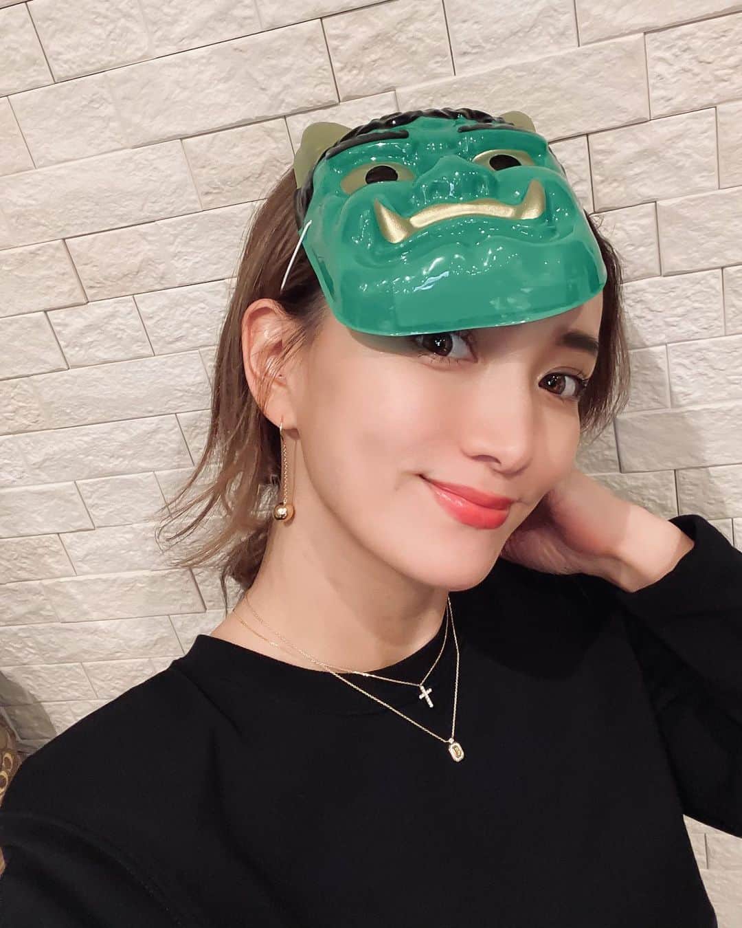 谷口紗耶香のインスタグラム：「鬼ですぅ。✌🏼　ママの裏の顔は毎日こんなんですぅ。」