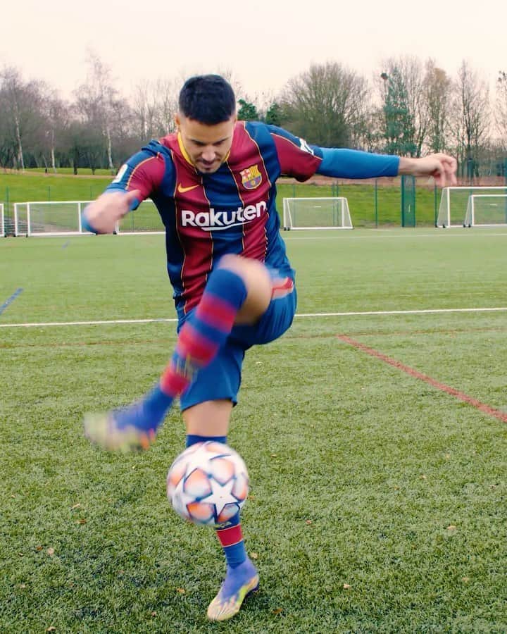 F2Freestylersのインスタグラム：「Messi vs Ronaldo...Champions League Wins...who takes it? 🏆🏆🏆🏆🏆  #messi #ronaldo #UCL #championsleague」