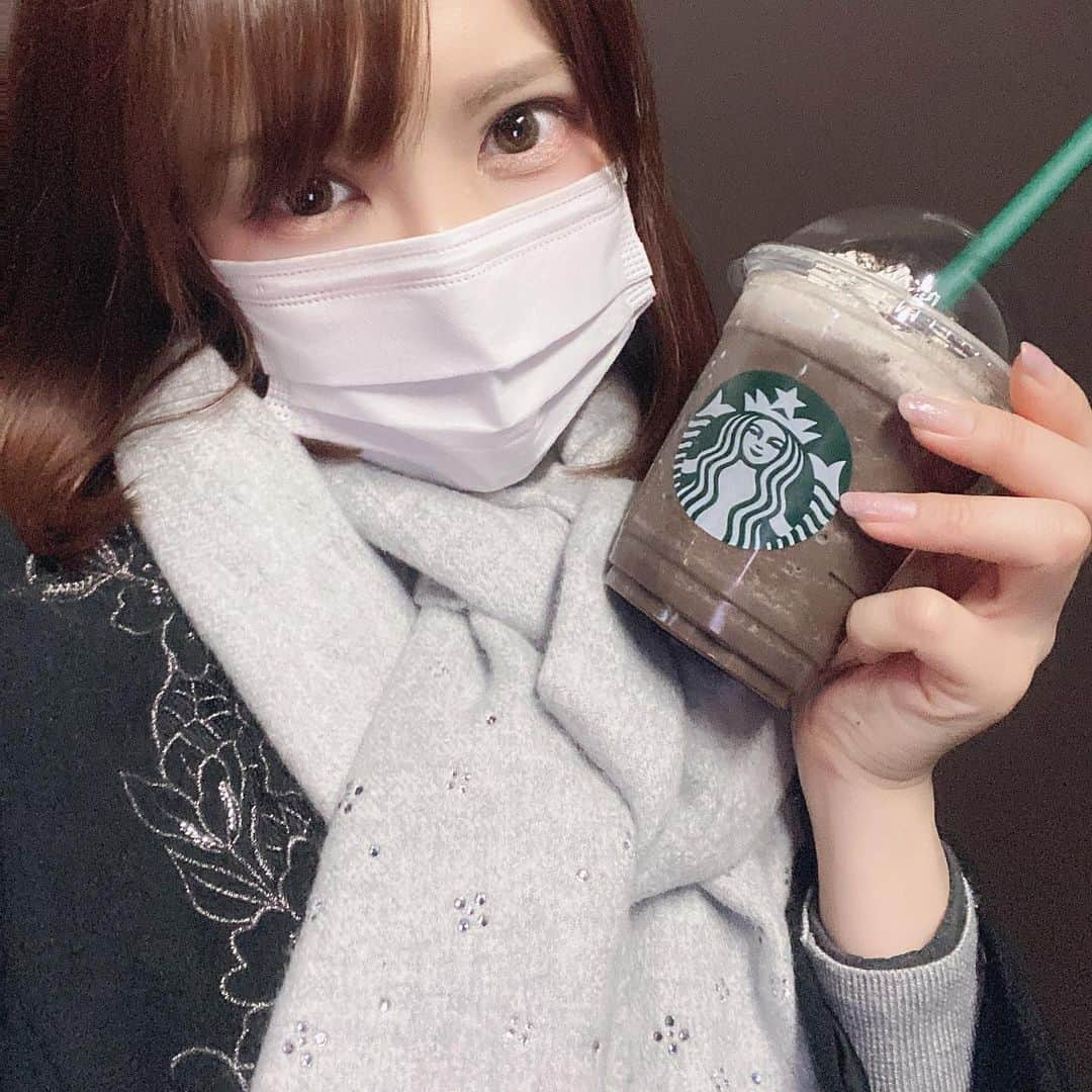 小峰みこさんのインスタグラム写真 - (小峰みこInstagram)「. 最近飲んだスタバたち☺️ . 新作が出過ぎて困る🍫」2月3日 0時54分 - mico_19911201