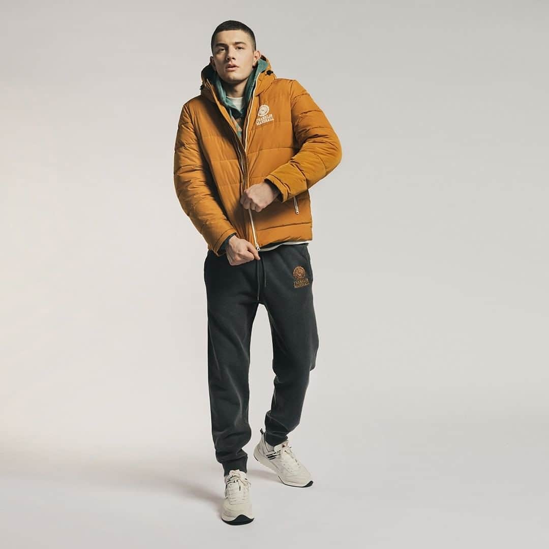 フランクリン&マーシャルのインスタグラム：「FRANKLIN & MARSHALL  FW2020 COLLECTION  Casual and warm for a stylish winter	  #franklinandmarshall #newcollection #jacket #pants #hoodie #shoes」