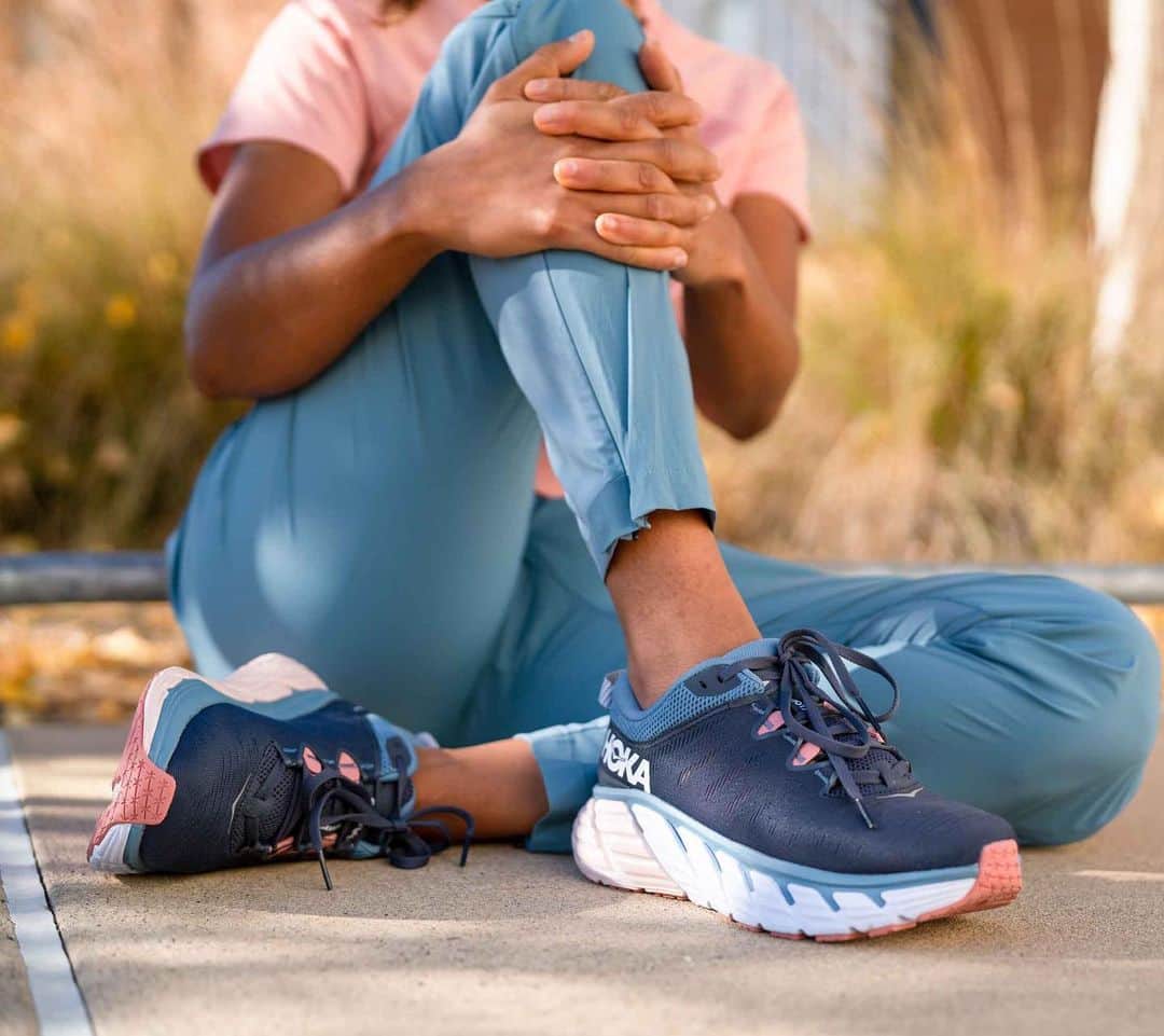 ホカオネオネのインスタグラム：「Delivering signature comfort, the Gaviota 3 offers maximal cushioning and support.   A premium stability shoe that defies convention when compared to traditional support shoes, the Gaviota 3 overdelivers on plushness with two more millimeters of foam than the previous version, as well as more rubber coverage.   Bursting at the seams with comfort, the Gaviota 3 will take you far and wide. Head to the link in bio to shop today. #TimeToFly」