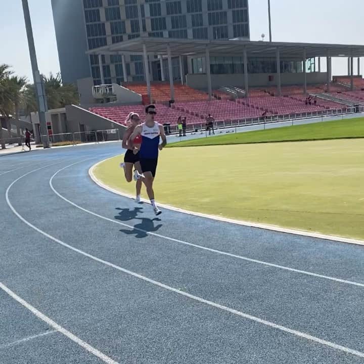 リンジー・シャープのインスタグラム：「💥⏱📈❤️🏃🏼‍♀️」