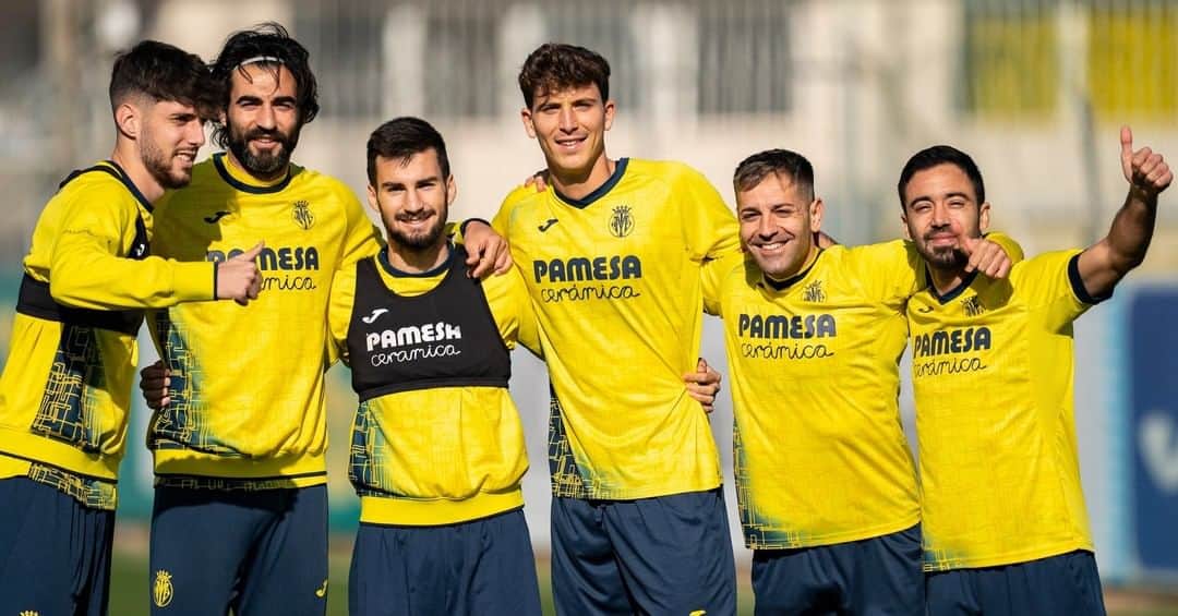 ビジャレアルCFのインスタグラム：「💛🍍  #Villarreal #futbol #football #soccer #copadelrey」