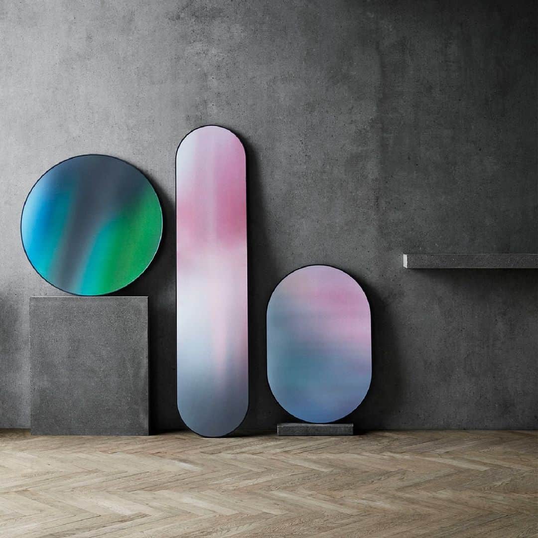 のインスタグラム：「Mirrors by Studio Roso stand out as works of art   Explore more via link in bio  #fritzhansen #studioroso #mirrorround #mirrorlong #mirroroval #accessoriesbyfritzhansen #Interiordesign #인테리어디자인 #インテリアデザイン」