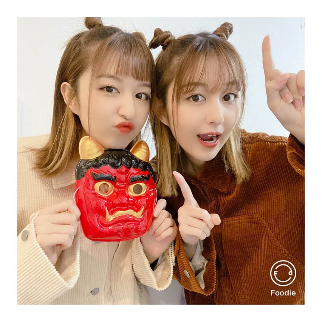 りかりこさんのインスタグラム写真 - (りかりこInstagram)「今日は節分👹 124年ぶりに、2月2日らしいよっ！すごいね〜  写真はFoodieを使って撮影したよ📸 1枚目は『CL4』2枚目は『YU3』のフィルターで♡ とっても沢山フィルターがあって、迷ったけど、りかりこのお気に入りはこの２つのフィルター😽✨ . #フーディーカメラ#PR#りかりこ#双子 #節分#節分の日#自撮り#お揃いコーデ #today#me#twins」2月2日 17時19分 - rikariko_official