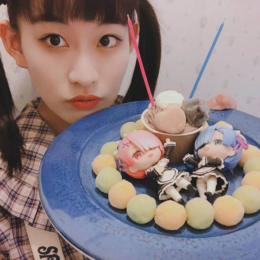 根岸可蓮のインスタグラム：「🎂 レムりん、ラムちー✨ お誕生日おめでとう🥰 好きだぁぁぁぁぁぁ もう尊い通り越して 生まれてくれてありがてぇてぇ😭 鬼がかってますね😍 ケーキ買いに行けなくてごめんね😢 冷凍庫にあったアイスてお祝い🍨 リゼロ3シーズン始まりましたね☺️ 皆さん観てますかー？🙌 ※ ※ ※ ツインテールの日なので久々にしてみました😋 ※ ※ ※ 本日🌙20:00〜ニコ生にて 『LIVE in the HOUSE '20』 一緒にみましょう🥰 その後は『矢口真里の火曜The NIGHT』✨ どちらもよろしくお願いします☺️ ※ ※ ※ #たこやきレインボー #たこ虹 #tacoyakirainbow #taconiji #根岸可蓮 #れんれん #Renstagram #アニメ好き #リゼロ #reゼロから始める異世界生活 #レム #ラム #レムラム #ツインテール #ツインテールの日 #followme #instagood #れんれんドキドキでーす」