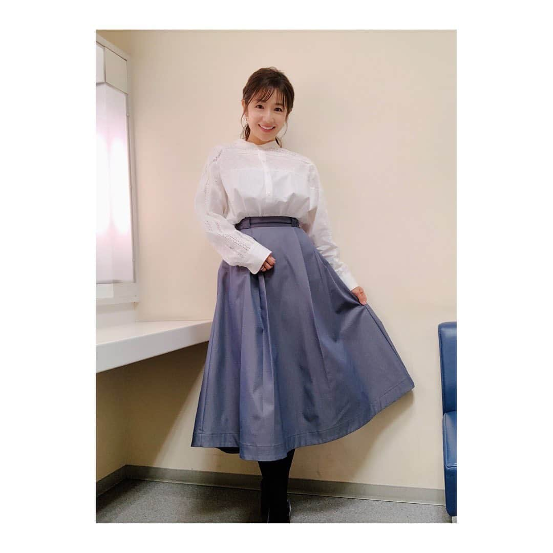 長野美郷さんのインスタグラム写真 - (長野美郷Instagram)「先週のプライムニュースです。 だんだん、 ニットからシャツを着るようになってきた… と思ったら 今日は節分ですね👹  124年ぶりに2月2日だそうです。 すごい、じゃあおそらく人生で一度きりの2/2の節分✨ と、感慨に耽っていたら、 なんと、次は 2025年も2/2なのだそう。  暦って奥深いのね🙃  #プライムニュース #節分 #👹 #明日は立春 #今年は南南東」2月2日 17時26分 - misato_nagano_1127