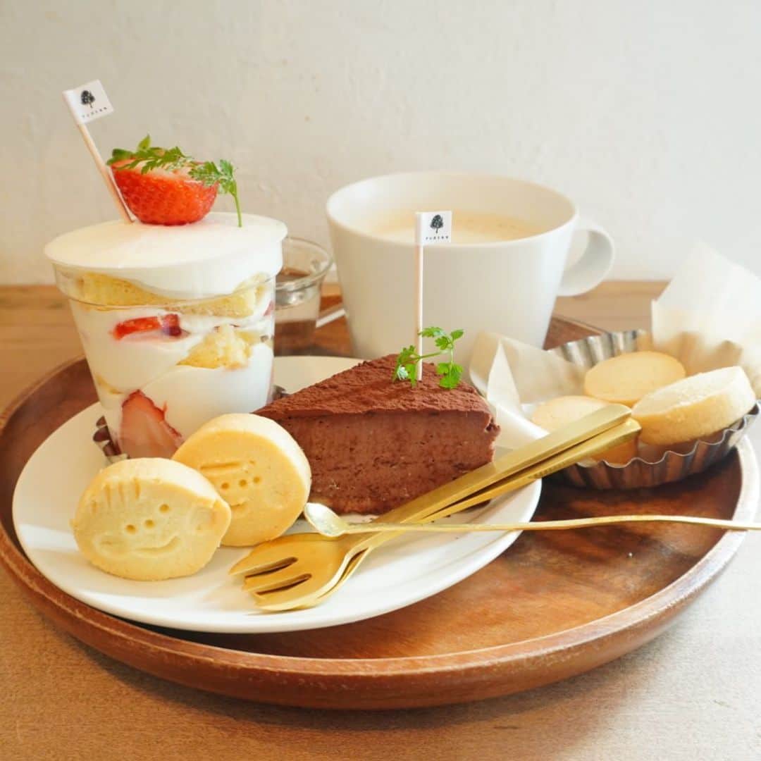 MOEKAのグルメインスタ