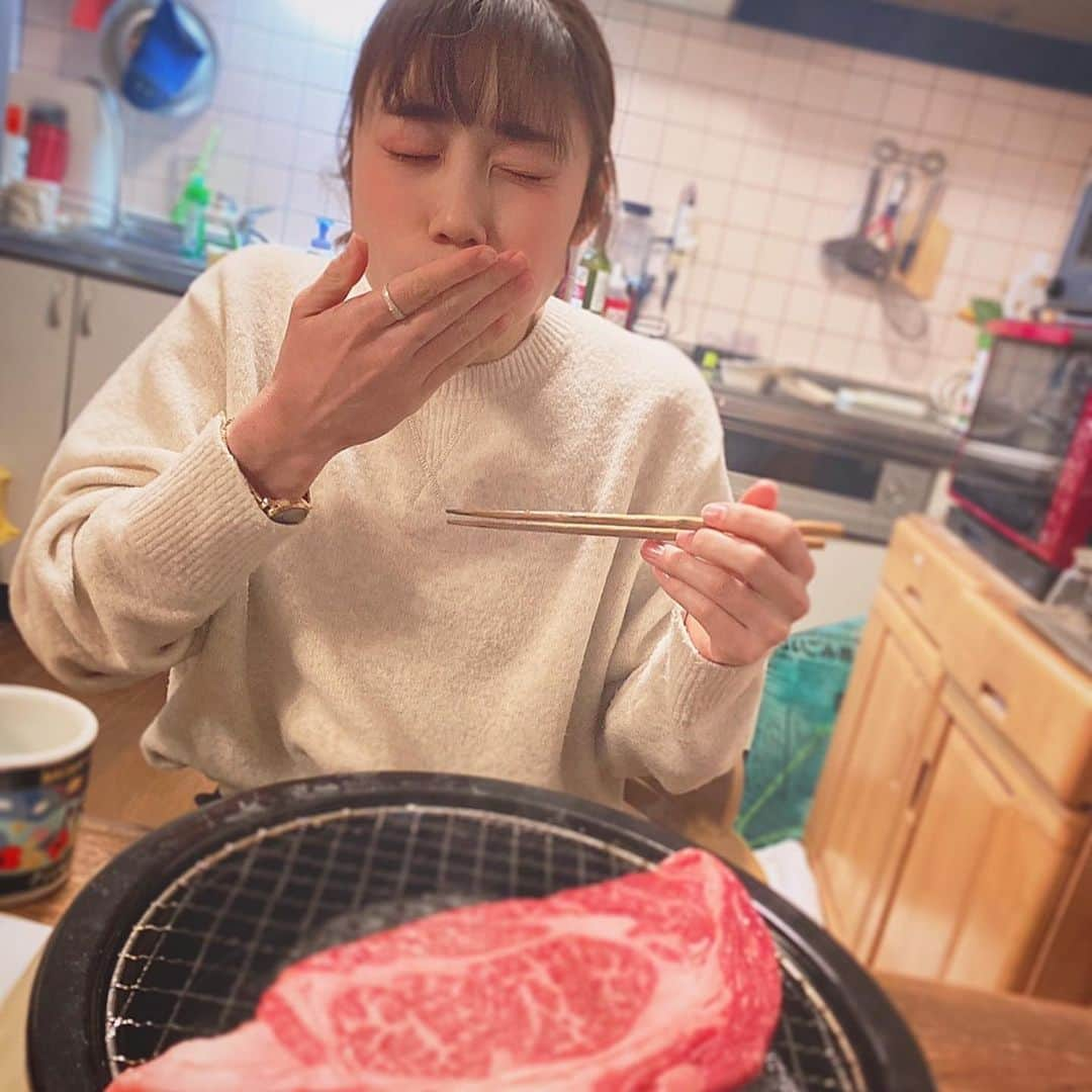 内山由綺さんのインスタグラム写真 - (内山由綺Instagram)「念願の焼肉。 おうちにあすかちゃん来てくれてできた♡  また来てね♪ 外食できるようになったら美味しい焼肉食べ行こうね🍖♡  #おうちごはん  #体操焼肉部　 #おうちじかんを楽しもう」2月2日 17時55分 - yuki_gym_smile