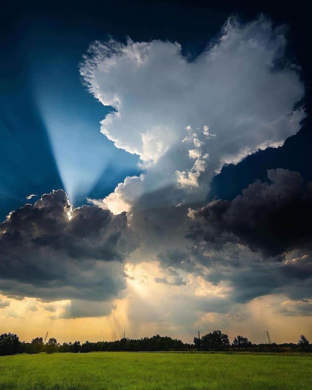 Canon Photographyさんのインスタグラム写真 - (Canon PhotographyInstagram)「Stunning storm images from the US! Photography // @adamkylejackson Curated by @steffeneisenacher  #texas #stormchasing #midwest #sunsetstorm #lightning」2月2日 17時52分 - cpcollectives