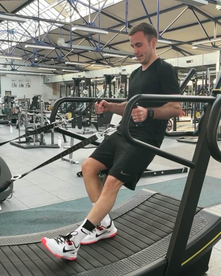 マリオ・ゲッツェのインスタグラム：「💪」