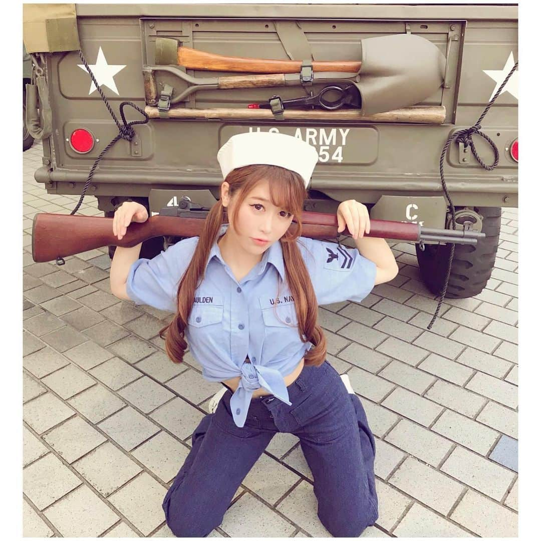 戦え‼︎ぴっちょりーなのインスタグラム：「2月2日は   #ツインテールの日  だって〜  また沖縄いけるようになったら 沖縄ツーリングしてみたいなっ🛵  車両は NMVA 日本ミリタリーヴィークル協会💕  水兵さんスタイルは💕😻 @841storemanager ちゃんに お借りしました(^^)  🔫M1 #ガーランド 💕(#m1garand) 🚘m561 #ガマゴート (#gamagoat)  #pinup #pinupgirl   🖤🖤🖤PICCIOLINA☆SCHEDULE🖤🖤🖤🖤  🔫ゲスト出演🔫サバゲーイベント　群馬県 2021年2月14日(日) サバイバルゲームフィールド  @サバゲーフィールド　バーンズ  🔫ゲスト出演🔫サバゲーイベント　千葉県 2021年2月21日(日) サバイバルゲームフィールド  @sgf_athena   🔫MC出演🔫サバゲー用品の即売会　池袋 2021年3月6日（土） 爆裂祭 @池袋サンシャインシティー  🔫ゲスト出演🔫サバゲーイベント　千葉県 2021年5月2日(日) サバイバルゲームフィールド @sgf_athena   🔫ゲスト出演🔫サバゲーイベント　千葉県 2021年5月5日(水) 年齢制限なし❗️親子サバゲー❗️ サバイバルゲームフィールド ユニオンベース M.E.Tユニオン  🛵⛺️MC出演⛺️🛵アウトドアイベント　千葉県 2021年11月某日 ユニオンアウトドアフェスティバル @サバイバルゲームフィールド ユニオンベース @M.E.Tユニオン ↑comingsoon  🔫ゲスト出演🔫サバゲーイベント　千葉県 2021年12月某日　　年齢制限なし❗️親子サバゲー❗️ サバイバルゲームフィールド ユニオンベース M.E.Tユニオン ↑comingsoon  🖤🖤🖤🖤🖤🖤🖤🖤🖤🖤🖤🖤🖤🖤🖤🖤 🖤🖤🖤🖤  👇ぴっちょへのファンレターやお仕事のお問い合わせは👇  株式会社WAVE 〒503-0807 岐阜県大垣市今宿6-52-16 ソフトピアジャパン ドリームコア 513  🏠ぴっちょは東京在住🏠  🌈ぴっちょりーなYouTubeチャンネル🌈週一💕配信   　　#ninja #侍　#bushido #samurai  #airsofter#airsofters#airsoftgun  #piccholina #airgun#airsofterphoto#airsoftwar#airsoftworld#airsoftjapan#airsoftgirl #airsoft #サバゲー女子」