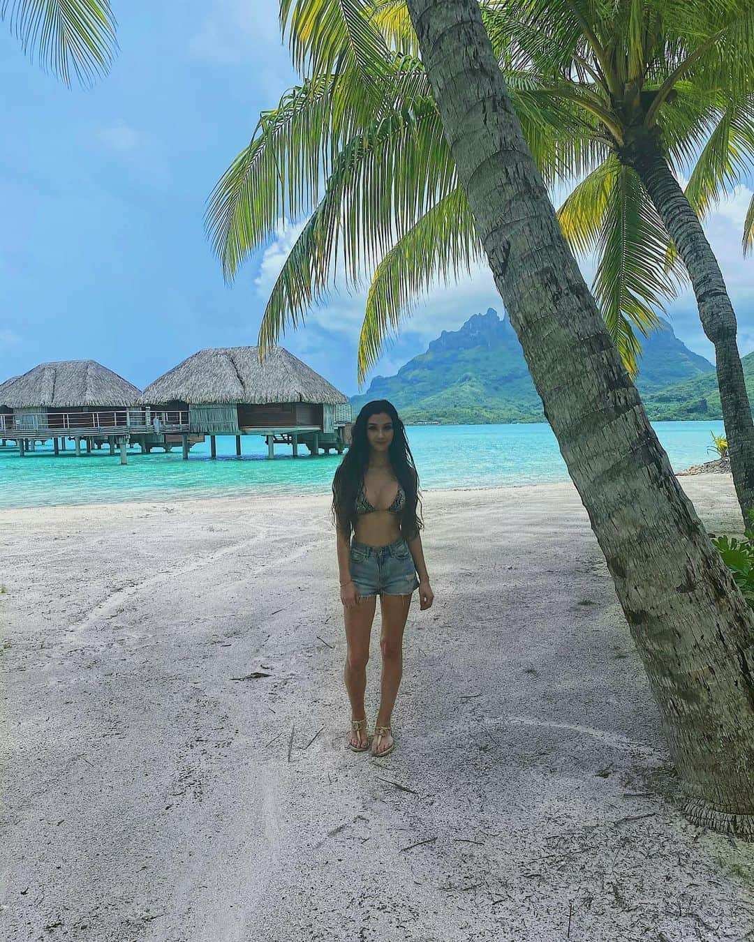 Kristina Bashamのインスタグラム：「@fsborabora #borabora」