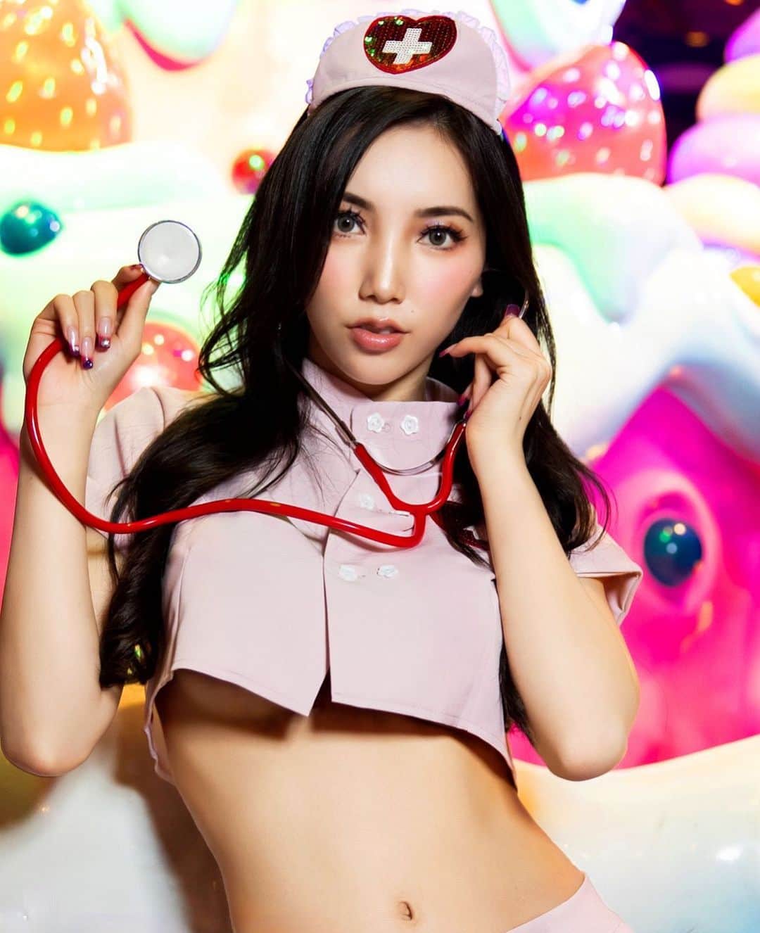 のインスタグラム：「Let me hear your heart beat 🏥💝  photo by @notjustboudoir」