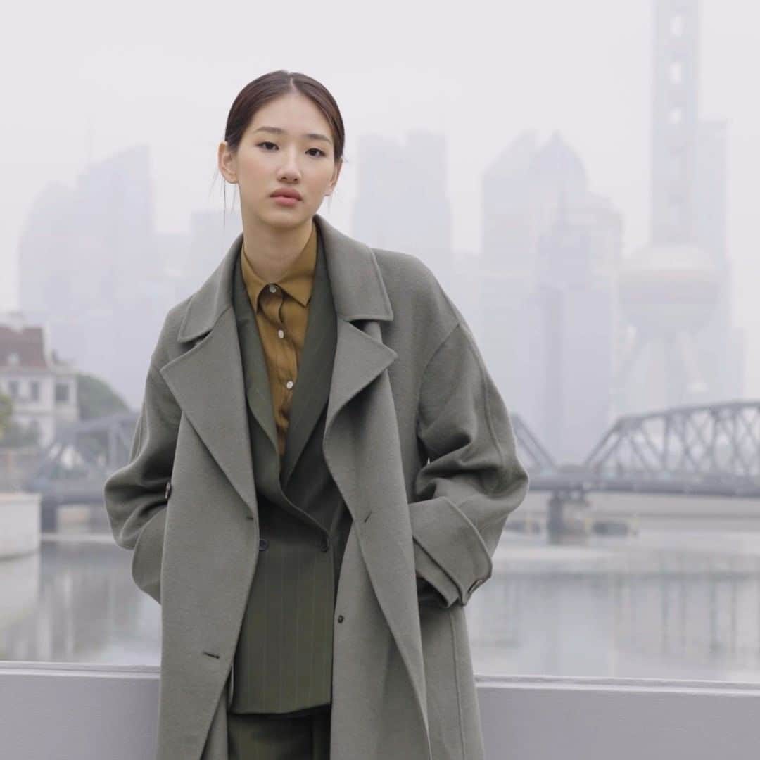 サントーニのインスタグラム：「Shanghai, February 2021. We are excited to announce the go live of our digital channels in China. From now on you can follow us on WeChat and find out our collections on our online store on Tmall. Stay tuned to discover our campaign and special capsule for the #LunarNewYear!   #Santoni #MakersofBeauty」