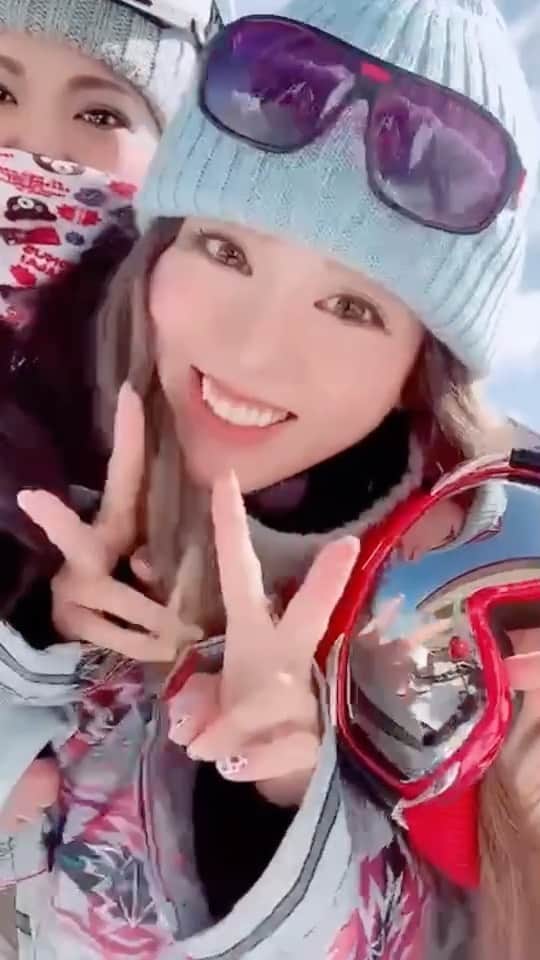 のインスタグラム：「♡♡♡♡♡♡♡♡♡♡  #mylove#bff#bestfriends#peace#happygirl#snowboardgirl#laugh#スノボ#スノボー女子#スノーボード#笑顔#元気いっぱい#地元#雪合戦#カメラ取り合い」