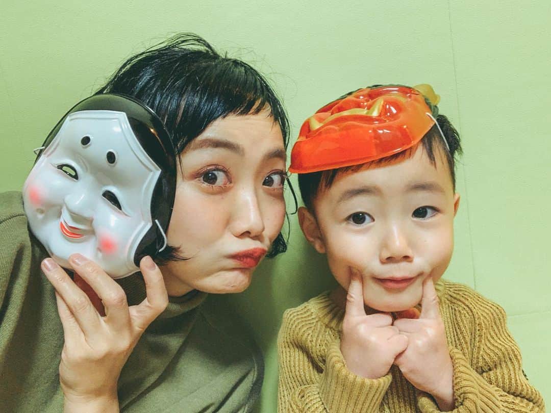 田中真奈美のインスタグラム：「節分👹💕 . 保育園の豆まきでは鬼に抱っこされて泣いたらしい👦🏻💕 . #リョータの冬遊び⛄️」