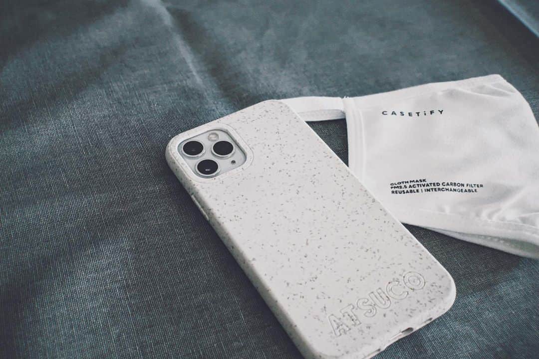 のインスタグラム：「ㅤ 周りが @casetify_jp のケースを 使ってる人が多く、よく勧められていたこともあり せっかくなら、と100％堆肥・生分解性可能、 というケースにしてみました✨ ㅤ バンブー由来の素材🎋 しかもカスタムして名前入りにしたよ💕 もしぼろっぼろになったらコンポストに 入れようと思います！ #casetify」