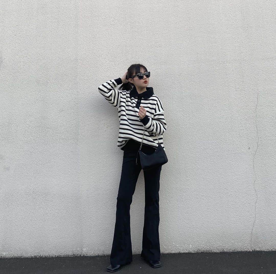 河崎みーなのインスタグラム：「いつかのコーデ🖤🎵🎧 @envylook_japan  . .」