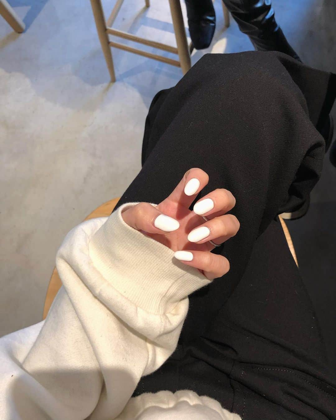 すがあいさんのインスタグラム写真 - (すがあいInstagram)「white nail🥚✨」2月2日 18時39分 - suga__ai