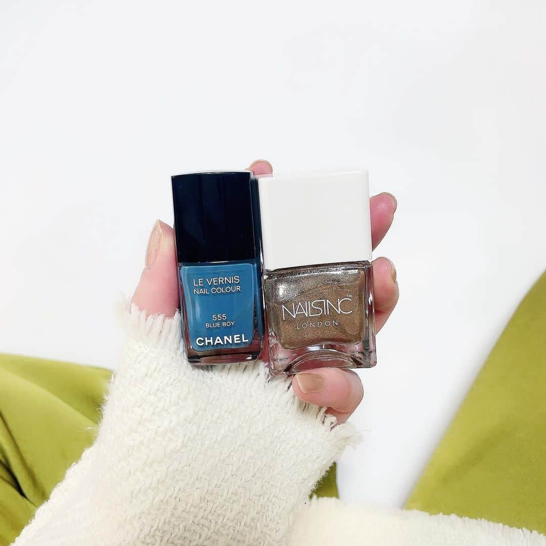 _asamiii__のインスタグラム：「nail gold👑blue🌎」