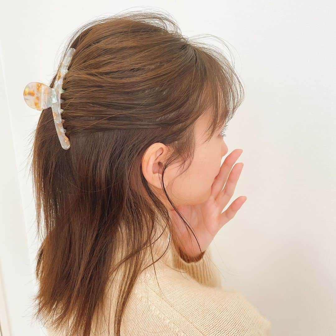 桐谷美玲さんのインスタグラム写真 - (桐谷美玲Instagram)「最近ヘアアクセが再燃。 ぱぱっとまとめられて助かる🙏😭❤️ tresseのスカーフ付きシュシュと、poteteのクリップかわええ。」2月2日 19時21分 - mirei_kiritani_